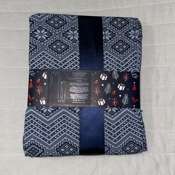 Tommy Hilfiger XL Navy Light Blue Sweater Weather Crew Top & Jogger PJ Gift Set - Picture 9 of 11